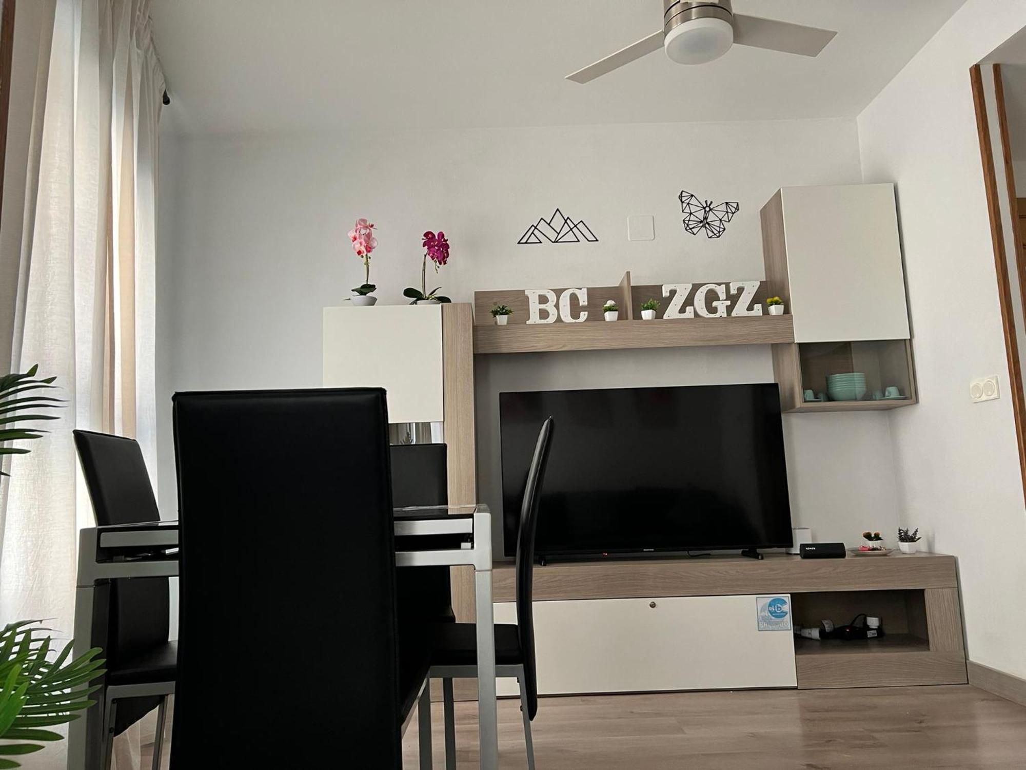 El Bc Zaragoza - Aljaferia Apartamento Exterior foto