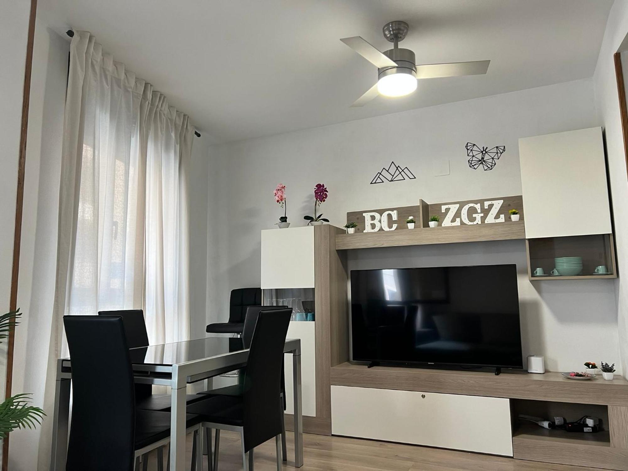 El Bc Zaragoza - Aljaferia Apartamento Exterior foto